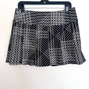 Tail Geometric Black and White Tennis Pickle Ball Skirt Size Large